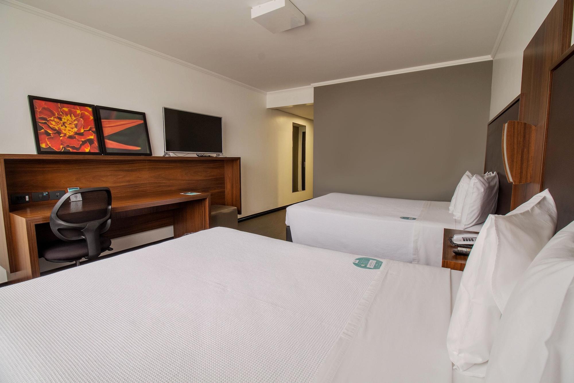 Hotel Deville Business Maringá Esterno foto