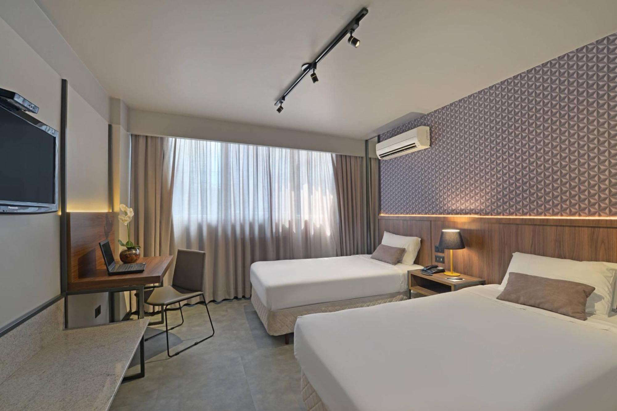 Hotel Deville Business Maringá Esterno foto