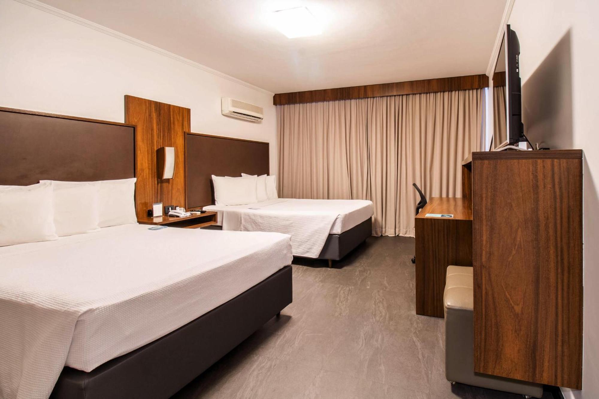 Hotel Deville Business Maringá Esterno foto