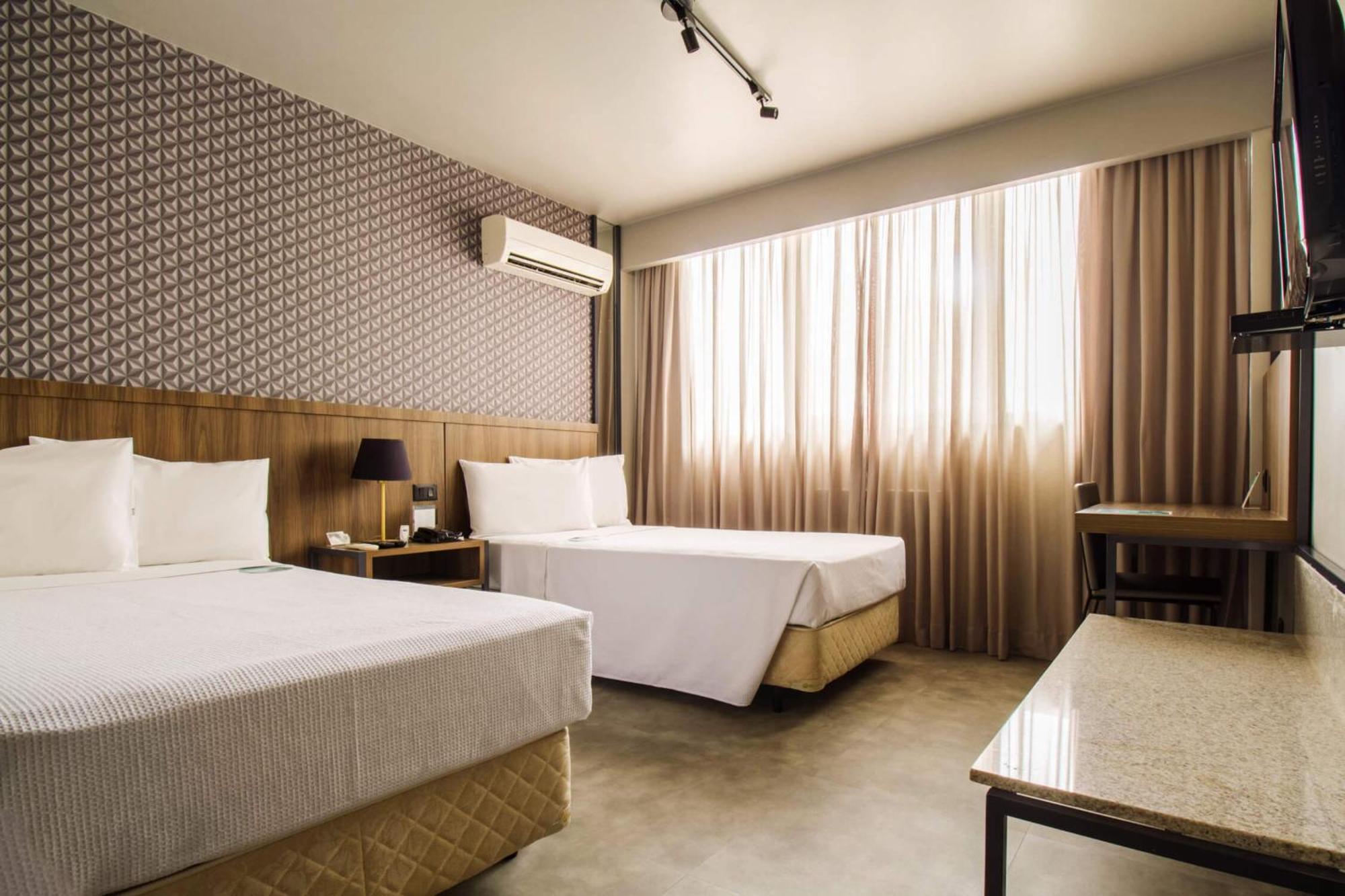 Hotel Deville Business Maringá Esterno foto