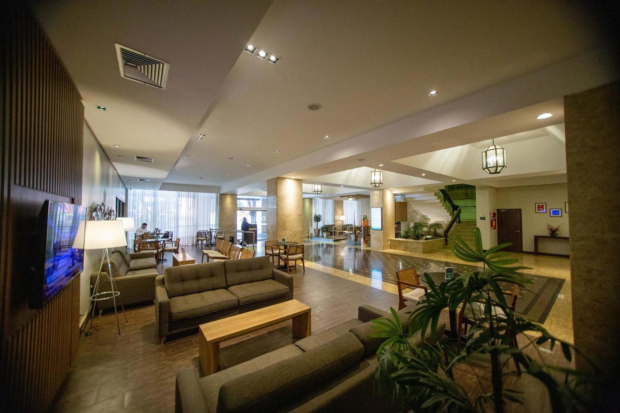 Hotel Deville Business Maringá Esterno foto
