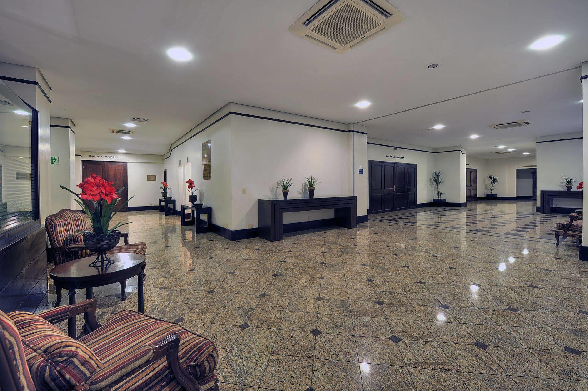 Hotel Deville Business Maringá Esterno foto